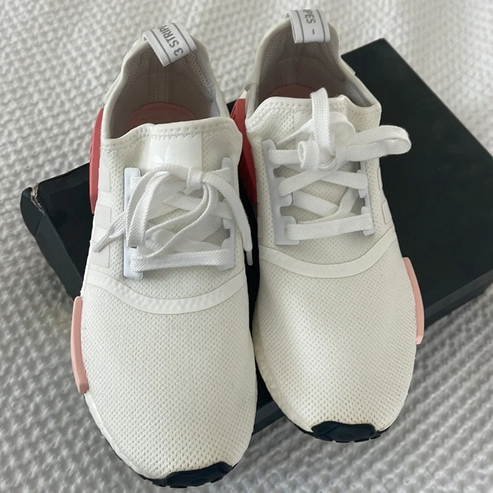 ADIDAS NMD R1 WHITE ROSE - Picture 2 of 5